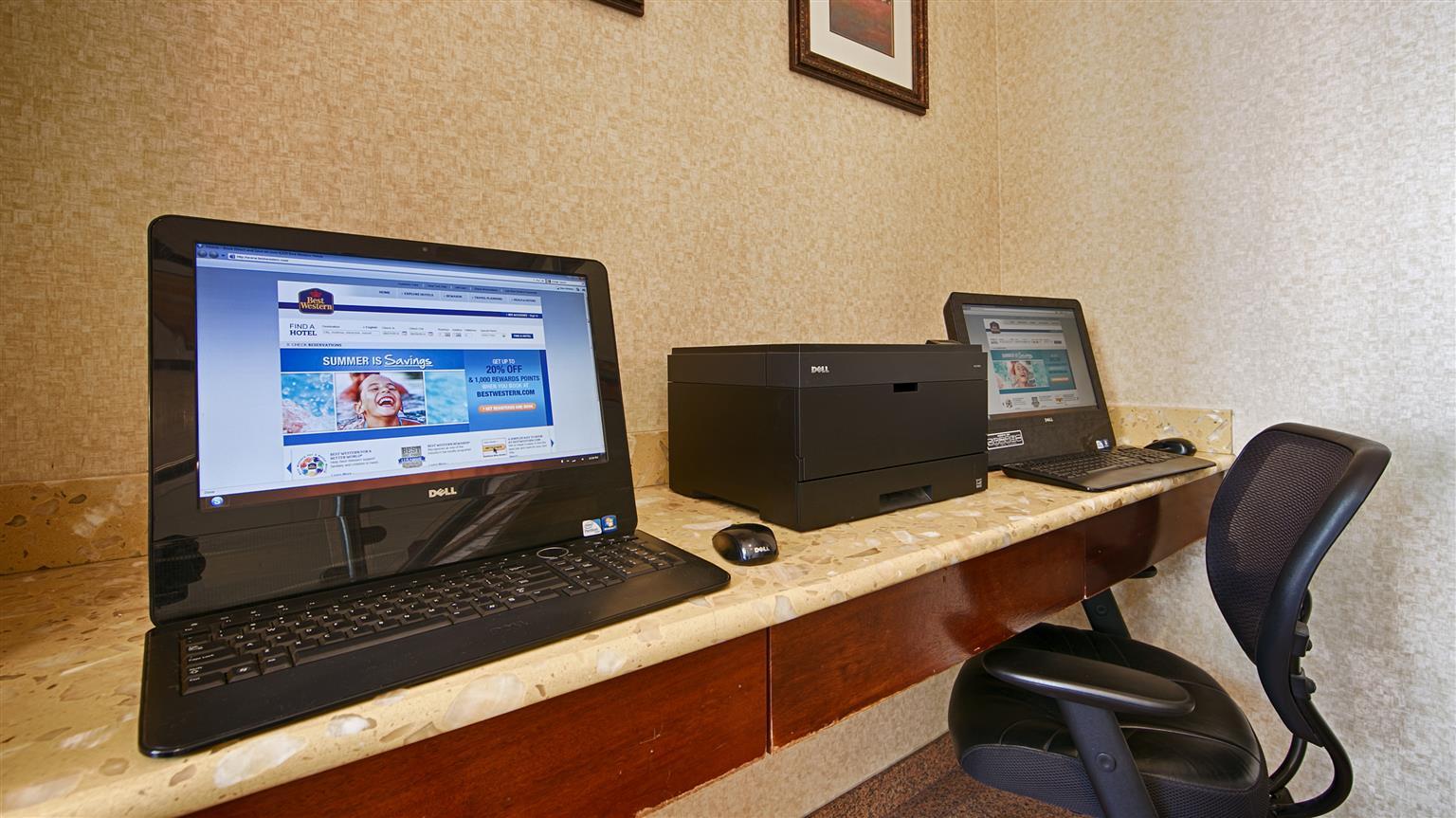 Best Western Plus Arena Hotel New York Exterior photo