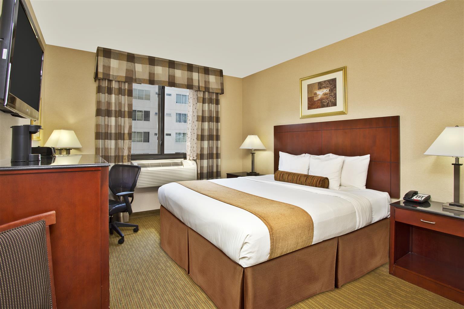Best Western Plus Arena Hotel New York Exterior photo